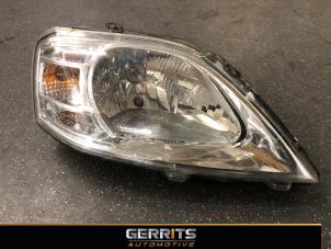 Used Headlight, right Dacia Logan MCV (KS) 1.4 Price € 49,99 Margin scheme offered by Gerrits Automotive