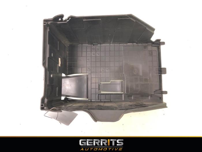 Battery box tray