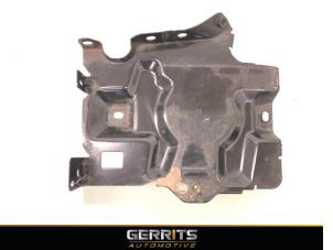 Used Battery box Peugeot 308 (4A/C) 1.6 VTI 16V Price € 19,99 Margin scheme offered by Gerrits Automotive