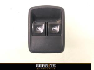 Used Electric window switch Opel Vivaro 1.6 CDTi BiTurbo 145 Price € 24,19 Inclusive VAT offered by Gerrits Automotive