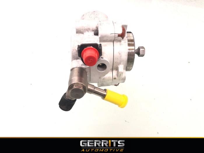 High pressure pump from a Opel Vectra C 2.2 DIG 16V 2006