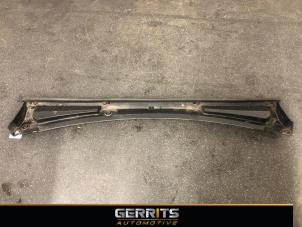 Used Cowl top grille Opel Vivaro 1.6 CDTi BiTurbo 145 Price € 42,34 Inclusive VAT offered by Gerrits Automotive