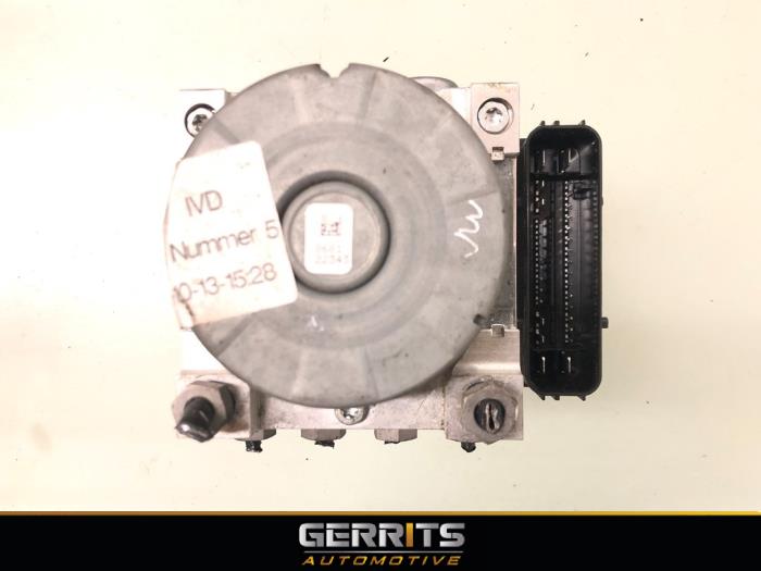 ABS pump from a Ford Focus 3 1.0 Ti-VCT EcoBoost 12V 125 2015