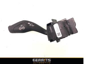 Usagé Commutateur feu clignotant Ford Focus 3 1.0 Ti-VCT EcoBoost 12V 125 Prix € 19,99 Règlement à la marge proposé par Gerrits Automotive BV
