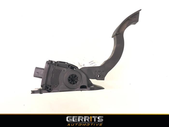 Accelerator pedal from a Ford Focus 3 1.0 Ti-VCT EcoBoost 12V 125 2015