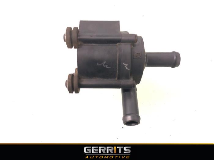 Begagnade Extra vattenpump Ford Focus 3 1.0 Ti-VCT EcoBoost 12V 125 Pris € 74,99 Marginaltabell erbjuds av Gerrits Automotive BV