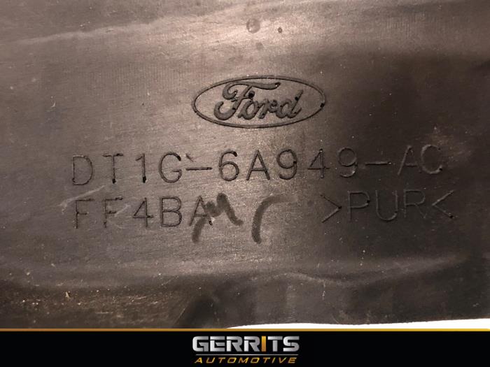 Engine cover from a Ford Focus 3 1.0 Ti-VCT EcoBoost 12V 125 2015