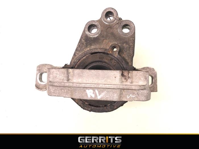 Engine mount from a Ford Focus 3 1.0 Ti-VCT EcoBoost 12V 125 2015