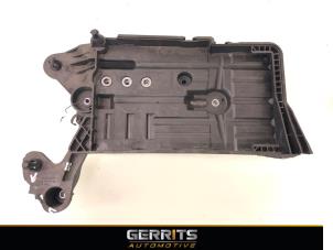 Used Battery box Volkswagen T-Roc 1.5 TSI Evo BMT 16V Price € 19,99 Margin scheme offered by Gerrits Automotive