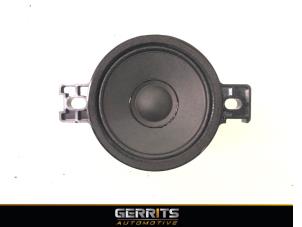 Used Speaker Volkswagen T-Roc 1.5 TSI Evo BMT 16V Price € 24,99 Margin scheme offered by Gerrits Automotive
