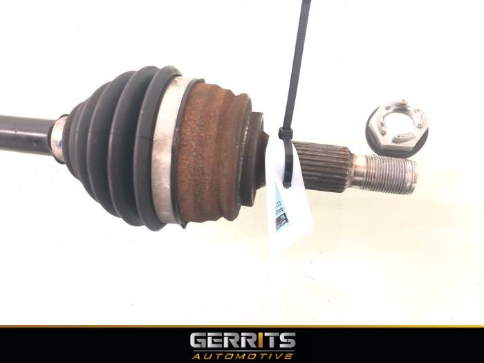 Front drive shaft, left from a DS DS 7 Crossback 1.6 16V PureTech 180 2020