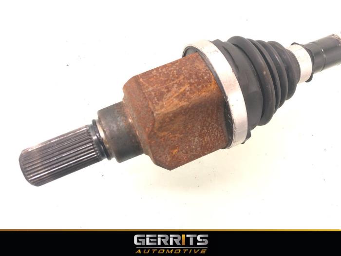 Front drive shaft, left from a DS DS 7 Crossback 1.6 16V PureTech 180 2020