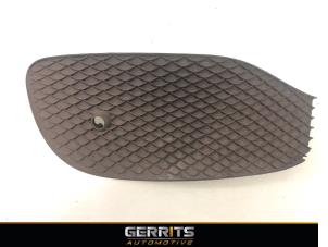 Used Bumper grille Mercedes E (W213) E-180 1.6 Turbo 16V Price € 49,99 Margin scheme offered by Gerrits Automotive