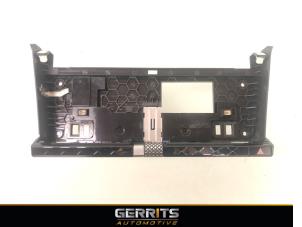 Używane Jednostka multimedialna DS Automobiles DS 7 Crossback 1.6 16V PureTech 180 Cena € 149,99 Procedura marży oferowane przez Gerrits Automotive