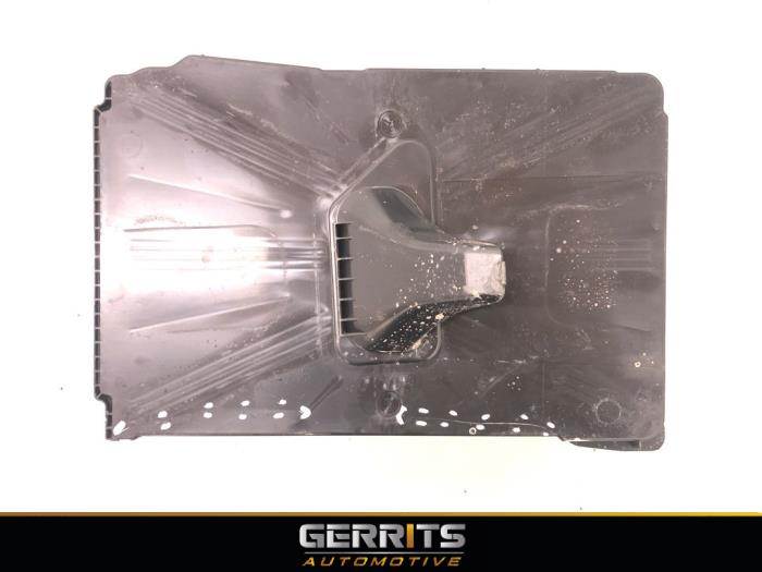 Begagnade Batterilåda DS Automobiles DS 7 Crossback 1.6 16V PureTech 180 Pris € 19,99 Marginaltabell erbjuds av Gerrits Automotive BV