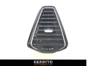Używane Kratka wentylacyjna deski rozdzielczej DS Automobiles DS 7 Crossback 1.6 16V PureTech 180 Cena € 49,99 Procedura marży oferowane przez Gerrits Automotive