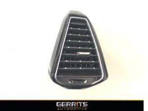 Używane Kratka wentylacyjna deski rozdzielczej DS Automobiles DS 7 Crossback 1.6 16V PureTech 180 Cena € 49,99 Procedura marży oferowane przez Gerrits Automotive