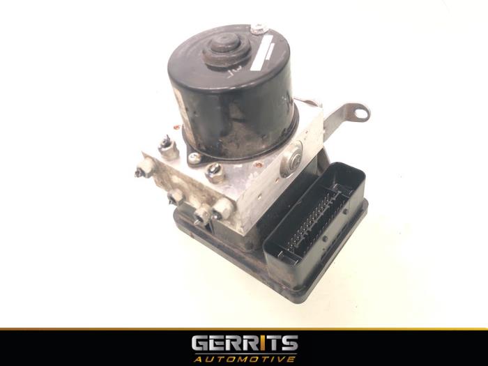 Usagé Bloc ABS BMW 1 serie (E81) 120d 16V Prix € 99,99 Règlement à la marge proposé par Gerrits Automotive BV