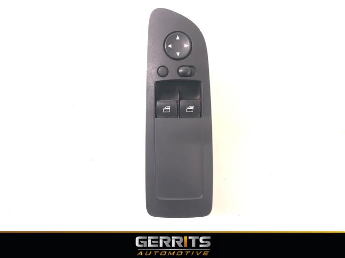 Usados Interruptor de ventanilla eléctrica BMW 1 serie (E81) 120d 16V Precio € 99,99 Norma de margen ofrecido por Gerrits Automotive BV