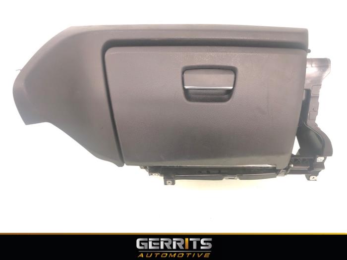 Begagnade Handskfack BMW 1 serie (E81) 120d 16V Pris € 49,99 Marginaltabell erbjuds av Gerrits Automotive BV