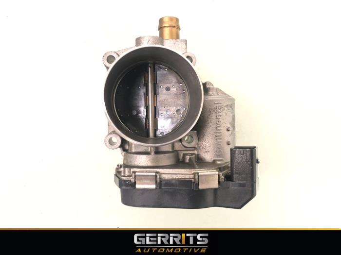 Throttle body from a BMW 4 serie (F33) 428i 2.0 Turbo 16V 2014