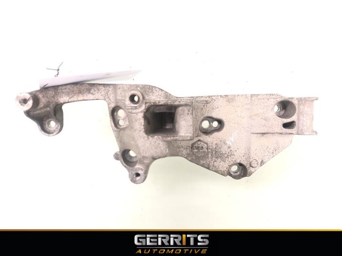Usagé Support dynamo haut Citroen C3 Aircross I (2C/2R) 1.2 e-THP PureTech 110 Prix € 34,99 Règlement à la marge proposé par Gerrits Automotive BV