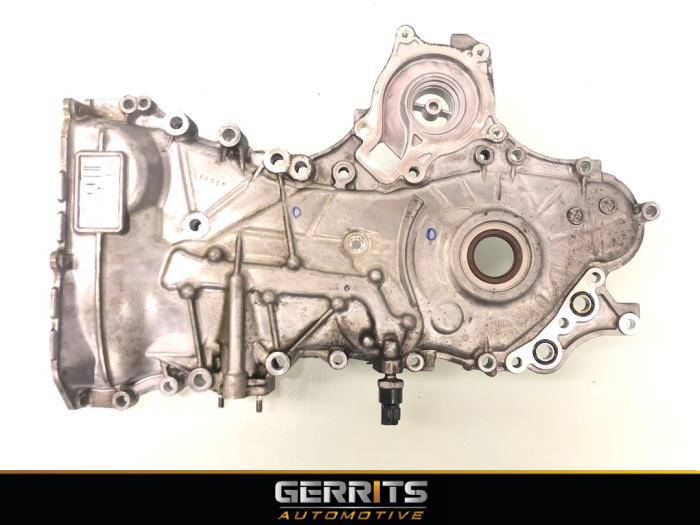 Timing cover from a Toyota Auris Touring Sports (E18) 1.8 16V Hybrid 2013