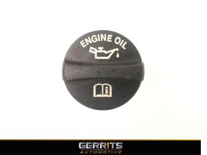 Used Oil cap Mitsubishi Outlander (CW) 2.4 16V Mivec 4x4 Price € 19,99 Margin scheme offered by Gerrits Automotive