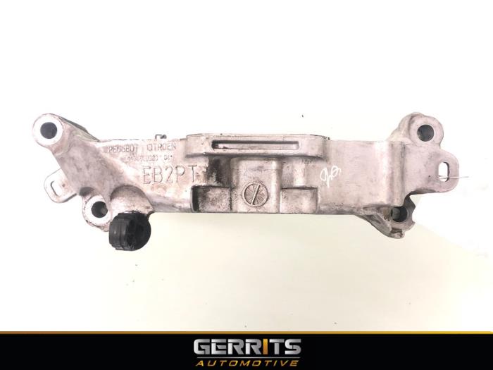 Usagé Support moteur Opel Grandland (X) 1.2 Turbo 12V Prix € 29,99 Règlement à la marge proposé par Gerrits Automotive BV