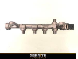 Used Fuel injector nozzle Opel Combo 1.6 CDTI 16V Price € 90,74 Inclusive VAT offered by Gerrits Automotive