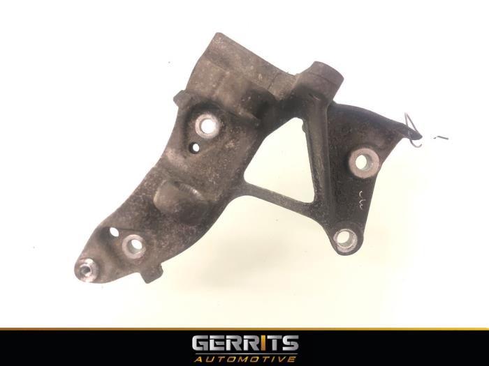 Usagé Support dynamo haut Ford Transit Connect (PJ2) 1.6 TDCi 16V 95 Prix € 30,24 Prix TTC proposé par Gerrits Automotive BV