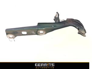 Used Bonnet Hinge Opel Astra K 1.0 Turbo 12V Price € 24,99 Margin scheme offered by Gerrits Automotive