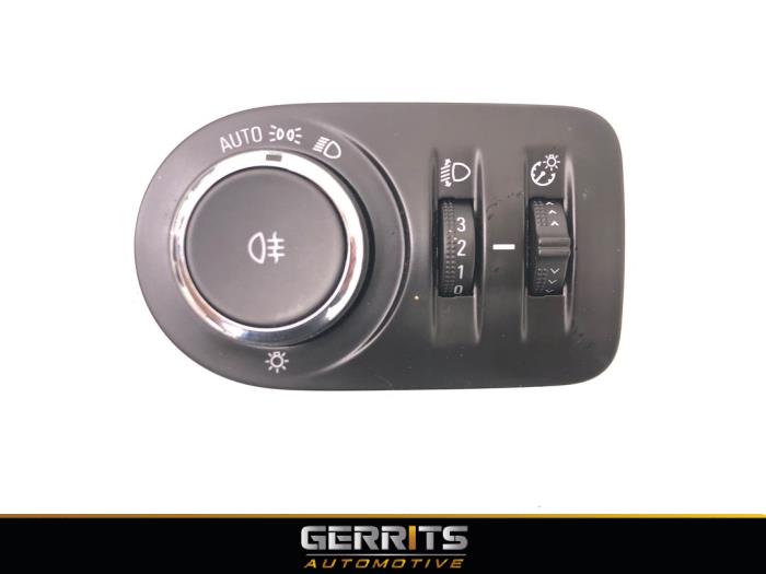 Light switch from a Opel Astra K 1.0 Turbo 12V 2015