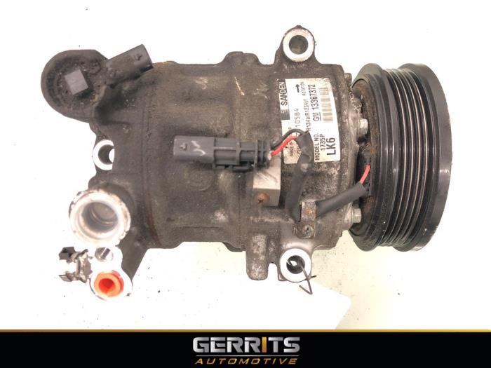 Air conditioning pump from a Opel Astra K 1.0 Turbo 12V 2015