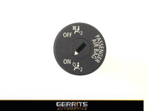 Used Airbag switch BMW 1 serie (F20) 118i 1.6 16V Price € 19,99 Margin scheme offered by Gerrits Automotive