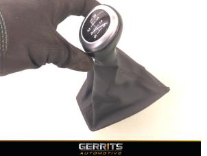 Used Gear stick cover BMW 1 serie (F20) 118i 1.6 16V Price € 49,99 Margin scheme offered by Gerrits Automotive