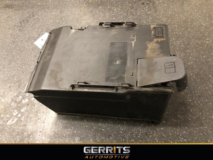 Begagnade Batterilåda Citroen C3 (SC) 1.4 HDi Pris € 24,99 Marginaltabell erbjuds av Gerrits Automotive BV