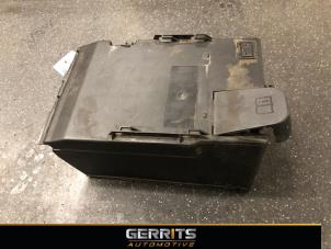 Usagé Boîtier de batterie Citroen C3 (SC) 1.4 HDi Prix € 24,99 Règlement à la marge proposé par Gerrits Automotive