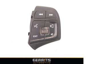 Used Steering wheel mounted radio control Volvo V70 (BW) 1.6 T4 16V Price € 24,99 Margin scheme offered by Gerrits Automotive