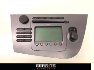 Usagé Radio/Lecteur CD Seat Leon (1P1) 2.0 TFSI Cupra 16V Prix € 74,99 Règlement à la marge proposé par Gerrits Automotive