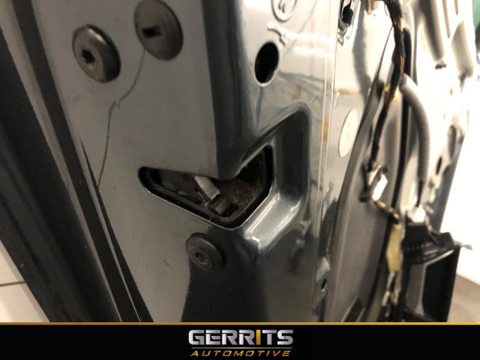 Portière 4portes arrière gauche d'un Skoda Fabia III Combi (NJ5) 1.2 TSI 16V Greentech 2017