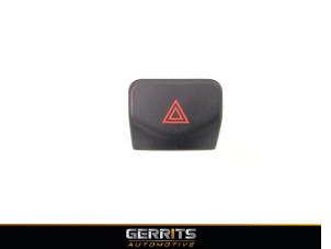 Used Panic lighting switch Nissan Note (E11) 1.4 16V Price € 19,99 Margin scheme offered by Gerrits Automotive