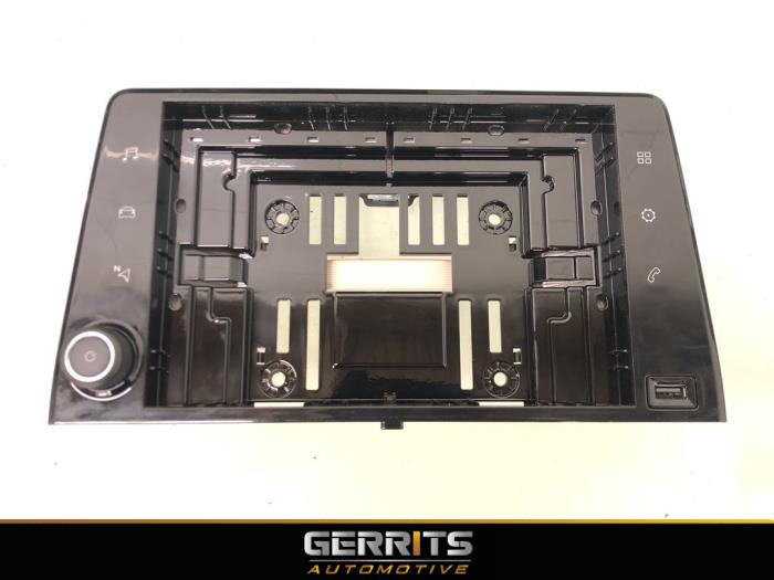 Usagé Panneau de commandes navigation Opel Combo Cargo 1.6 CDTI 100 Prix € 90,74 Prix TTC proposé par Gerrits Automotive BV