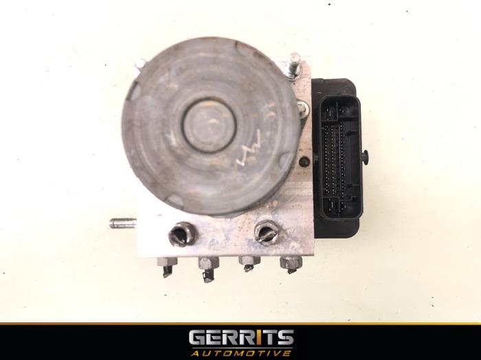 ABS pump from a Opel Combo Cargo 1.6 CDTI 100 2019