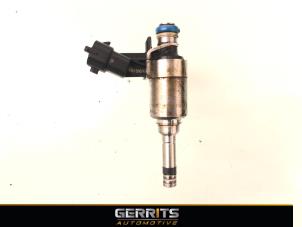 Używane Wtryskiwacz (wtrysk benzyny) Kia Carens IV (RP) 1.6 GDI 16V Cena € 27,48 Procedura marży oferowane przez Gerrits Automotive