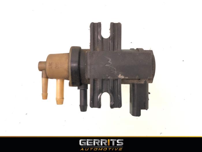 Vacuum valve from a Ford Focus 3 Wagon 1.0 Ti-VCT EcoBoost 12V 100 2013