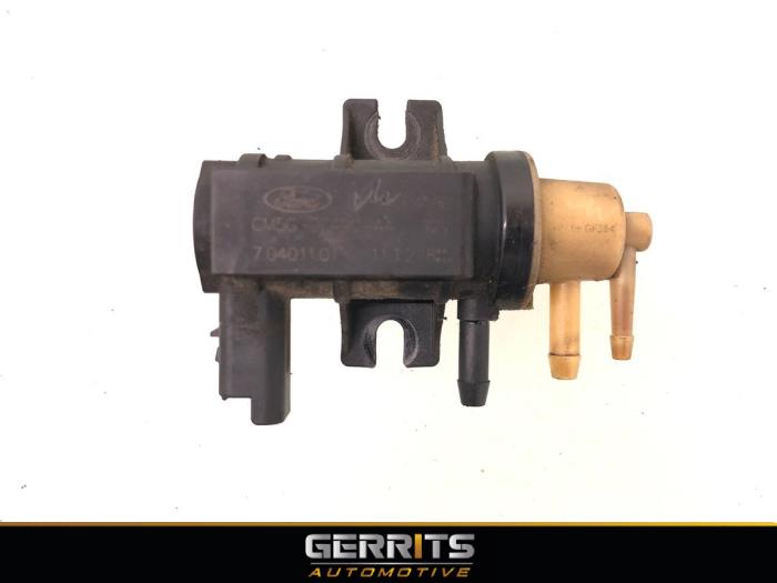 Vacuum valve from a Ford Focus 3 Wagon 1.0 Ti-VCT EcoBoost 12V 100 2013