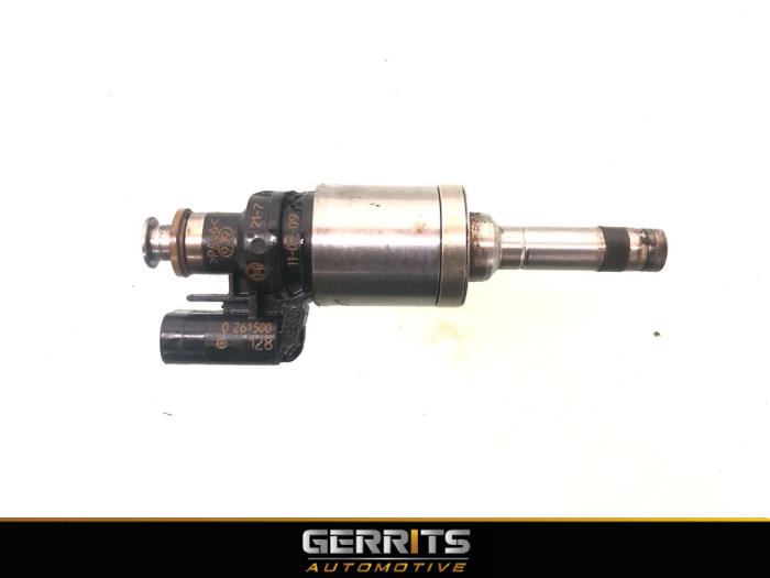 Injector (petrol injection) from a Ford Focus 3 1.0 Ti-VCT EcoBoost 12V 100 2017