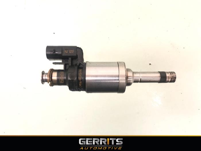 Injector (petrol injection) from a Ford Focus 3 1.0 Ti-VCT EcoBoost 12V 100 2017