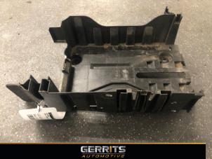 Used Battery box Opel Corsa E 1.4 16V Price € 24,99 Margin scheme offered by Gerrits Automotive